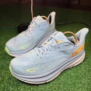 HOKA ONE ONE CLIFTON 9 - Men's running shoes - Size 8.5D